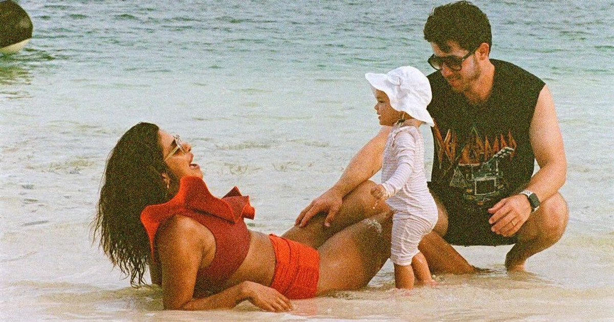 Nick Jonas podzielił się mnóstwem zdjęć z wakacji, a jeden szczegół dotyczący ciała Priyanki zwrócił naszą uwagę Nick Jonas podzielił się mnóstwem zdjęć z wakacji, a jeden szczegół dotyczący ciała Priyanki zwrócił naszą uwagę